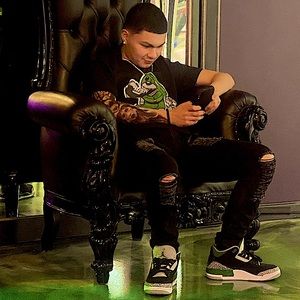 Meet your Posher, Ashton